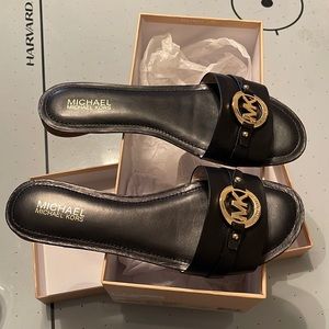 COPY - Michael Michael Kors Leather Luggage - Molly Slide